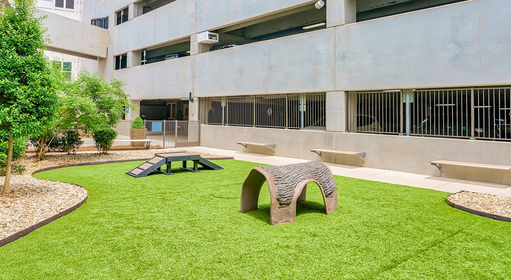 Berkshire Ballantyne apartments Leash free dog park