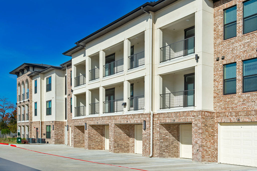 Most Eco Friendly Apartments In Spring Texas Renter Insights   Berkshire Exchange Garages Optimized 