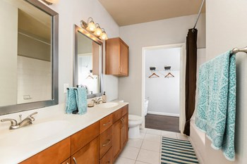 Soho Parkway apartments bathroom - Photo Gallery 10