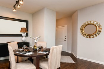 Soho Parkway apartments dining area - Photo Gallery 7