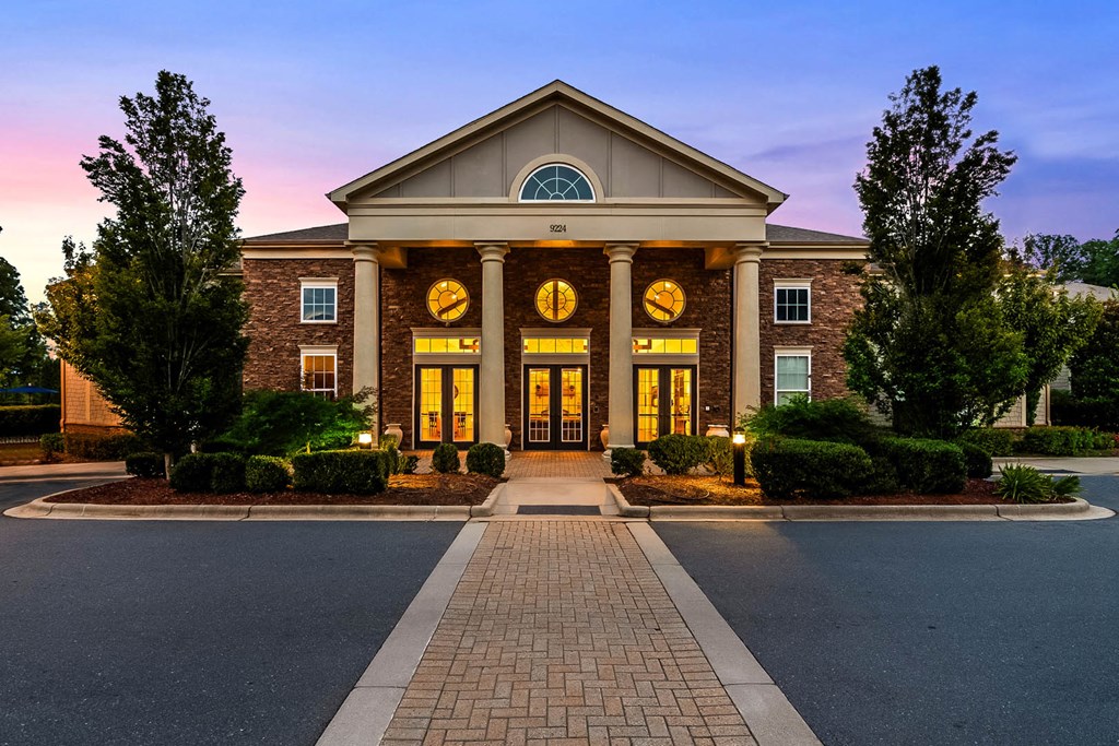 Alexander Village luxury apartments in Charlotte, NC
