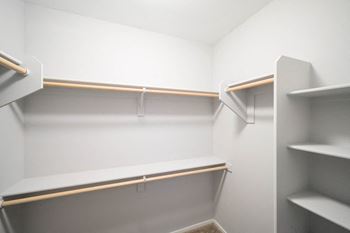 Avora spacious closet