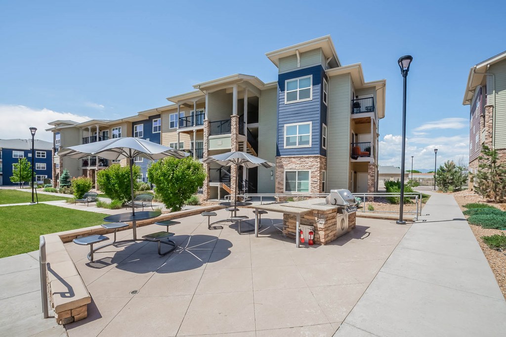 Carrick Bend outdoor grilling area