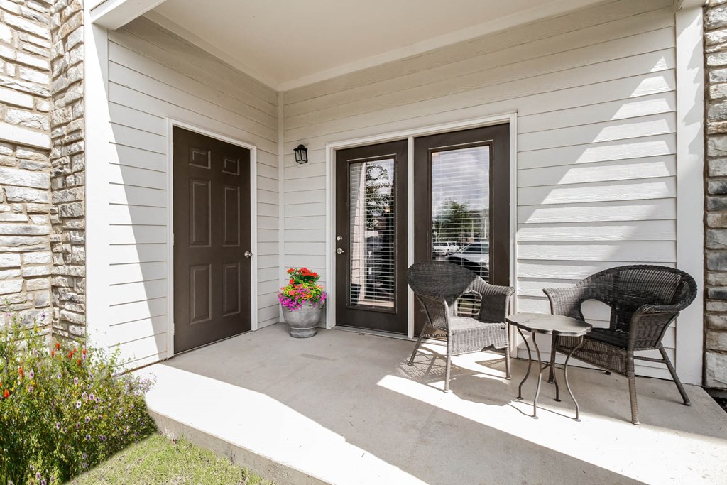 Copperfield apartments relaxing outdoor patio