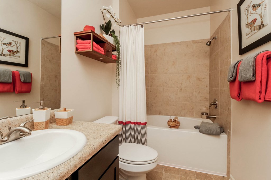 Copperfield apartments bathroom