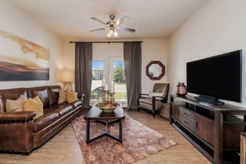 Copperfield apartments spacious living room - Photo Gallery 15