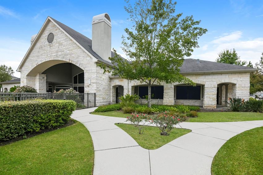 Falls At Eagle Creek Apartments, 9702 N Sam Houston Pkwy, Humble, TX