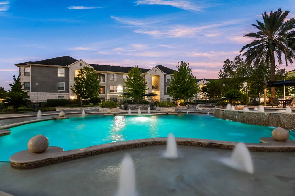 Falls At Eagle Creek Apartments, 9702 N Sam Houston Pkwy, Humble, TX