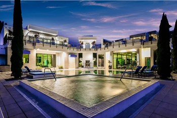 Pure Living luxury apartments - Photo Gallery 2