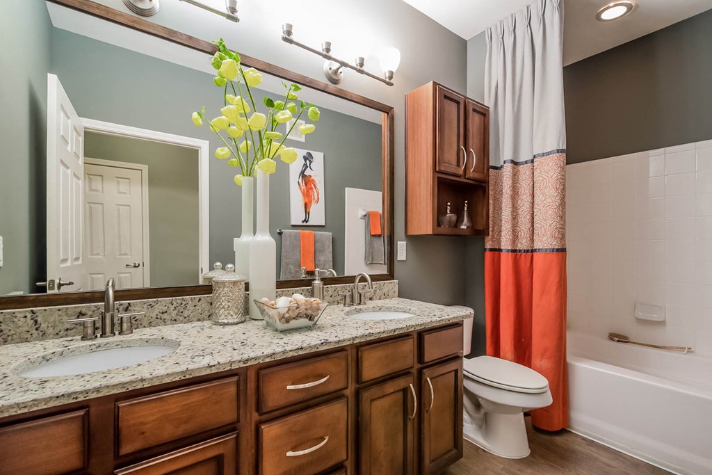 Sorelle apartments bathroom