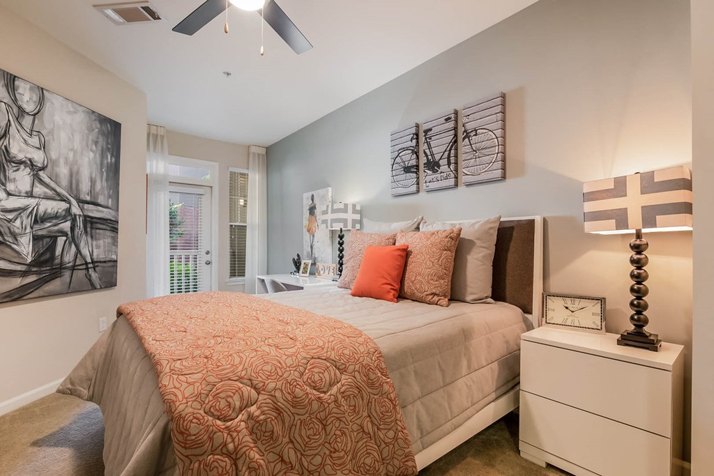 Sorelle apartments bedroom with ceiling fan