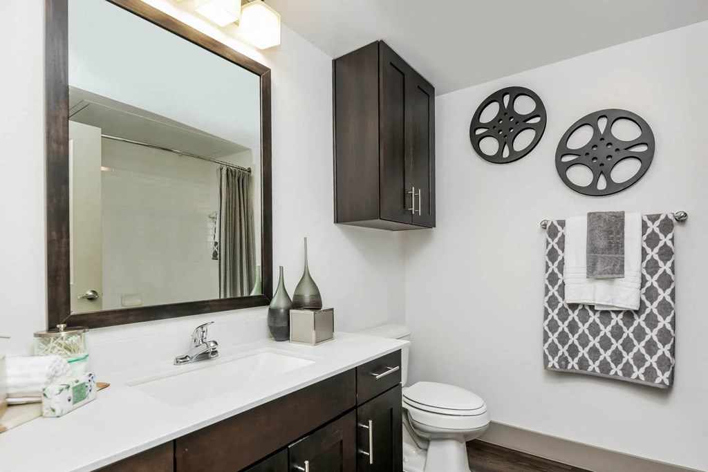 The Callie apartments bathroom