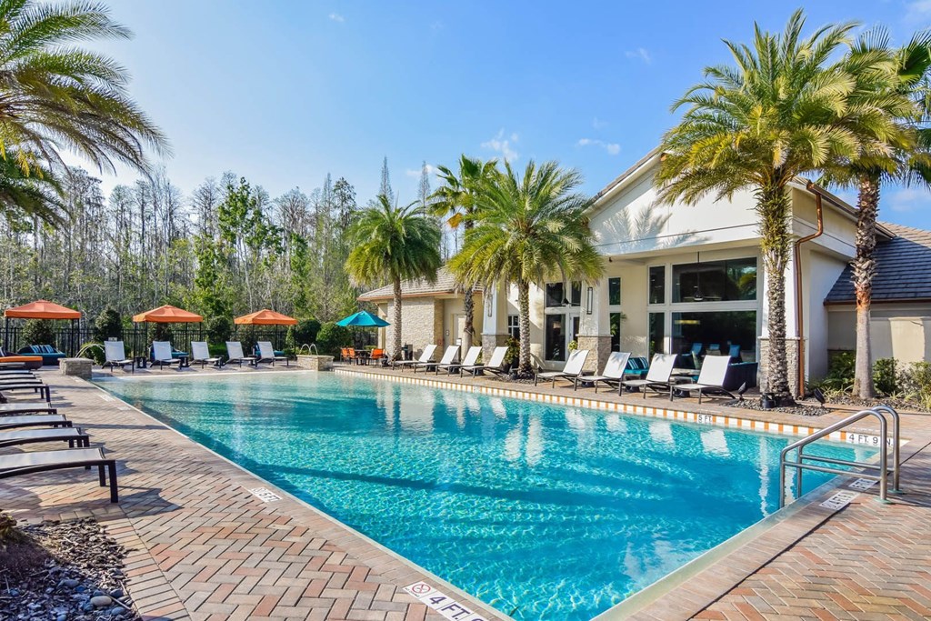 Grand at Cypress Cove apartments swimming pool