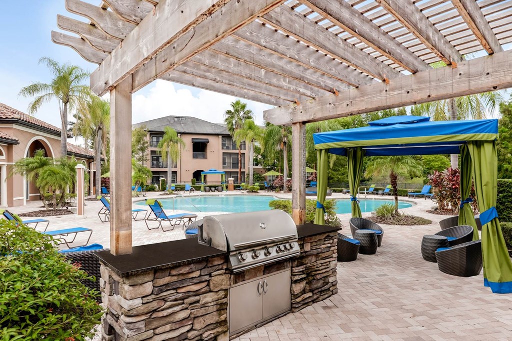 Verano apartments grilling area