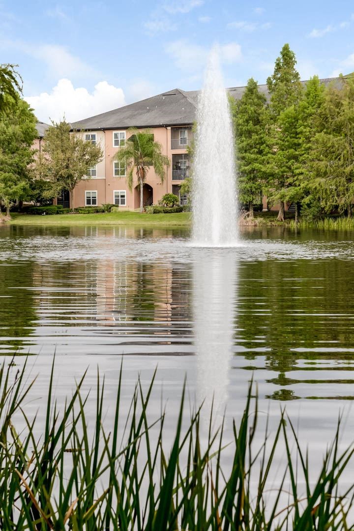 Verano apartments lake and natural habitat greenspaces