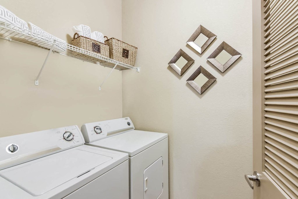 Verano apartments laundry room