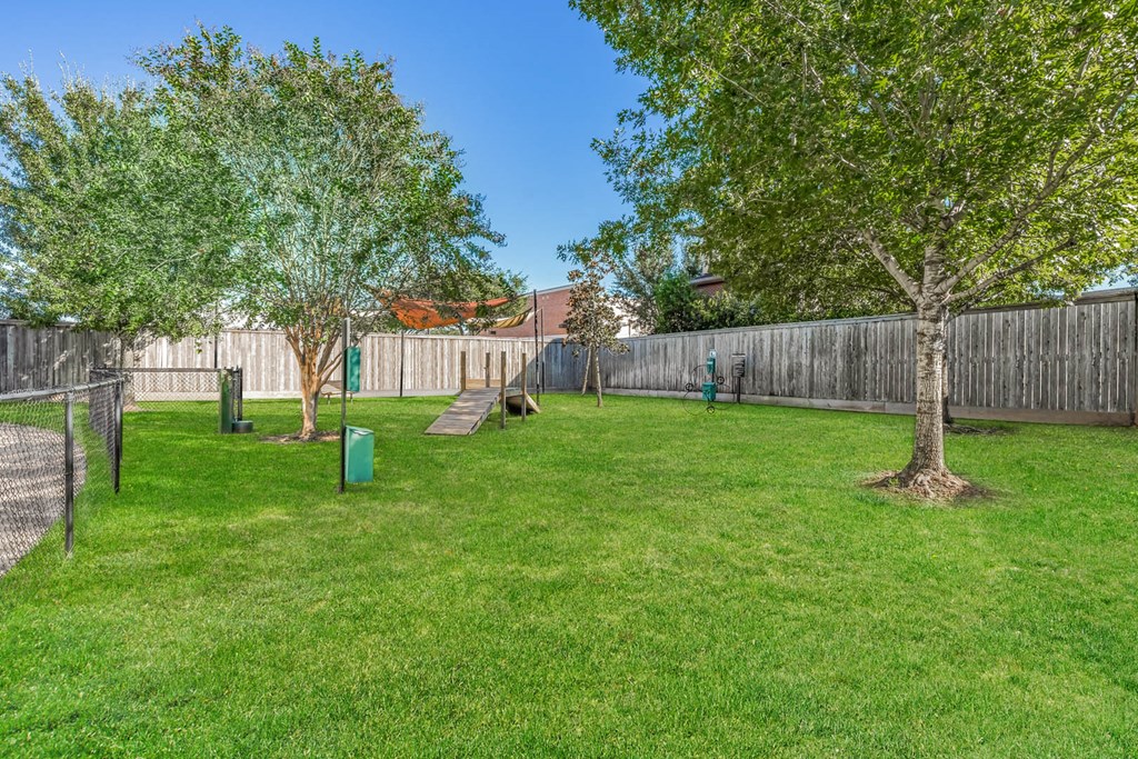 Yorktown Crossing apartments off-leash dog park