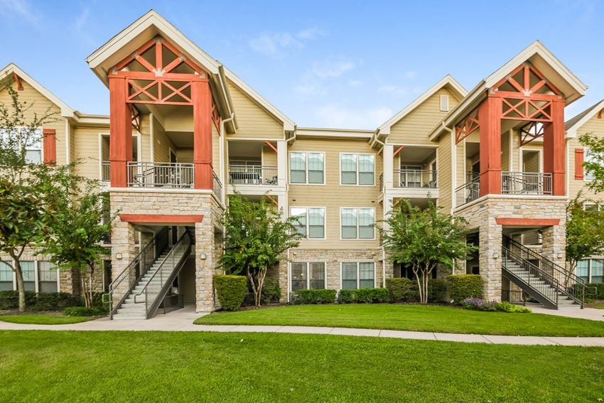 Yorktown Crossing Apartments, 15903 Yorktown Crossing Pkwy., Houston