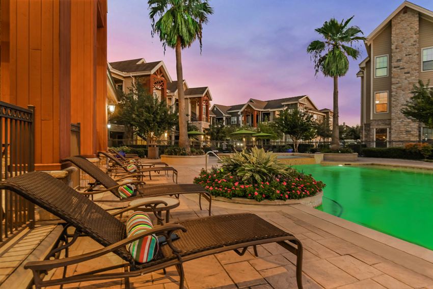 Yorktown Crossing Apartments, 15903 Yorktown Crossing Pkwy., Houston