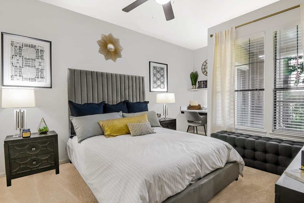 Yorktown Crossing apartments bedroom with ceiling fan