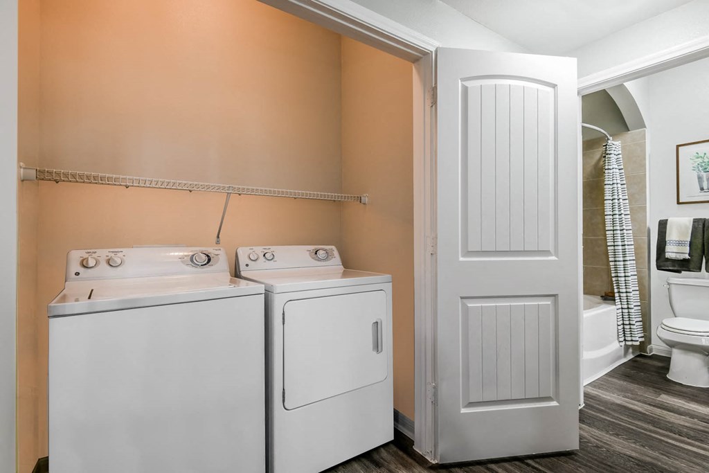 Yorktown Crossing apartments with in-home washer and dryer