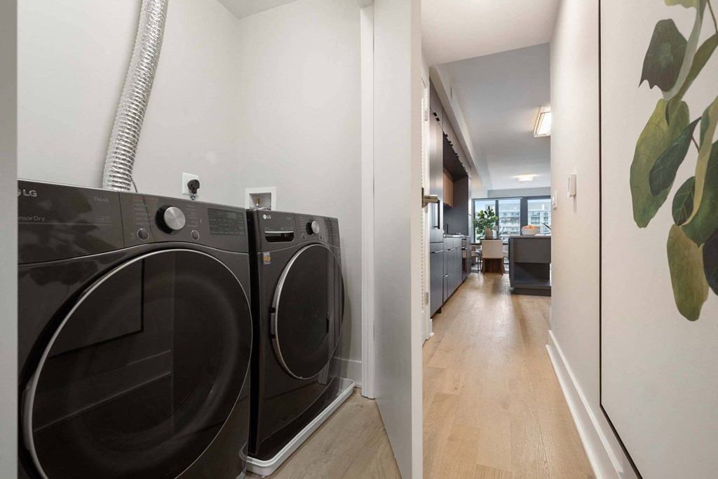 an in-unit washer and dryer at Tribeca NOMA apartments