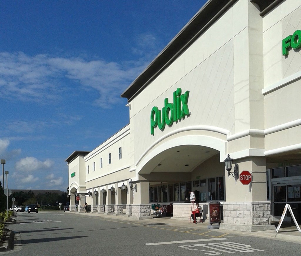 exterior view of Publix grocery store near Reveal Heathrow apartments