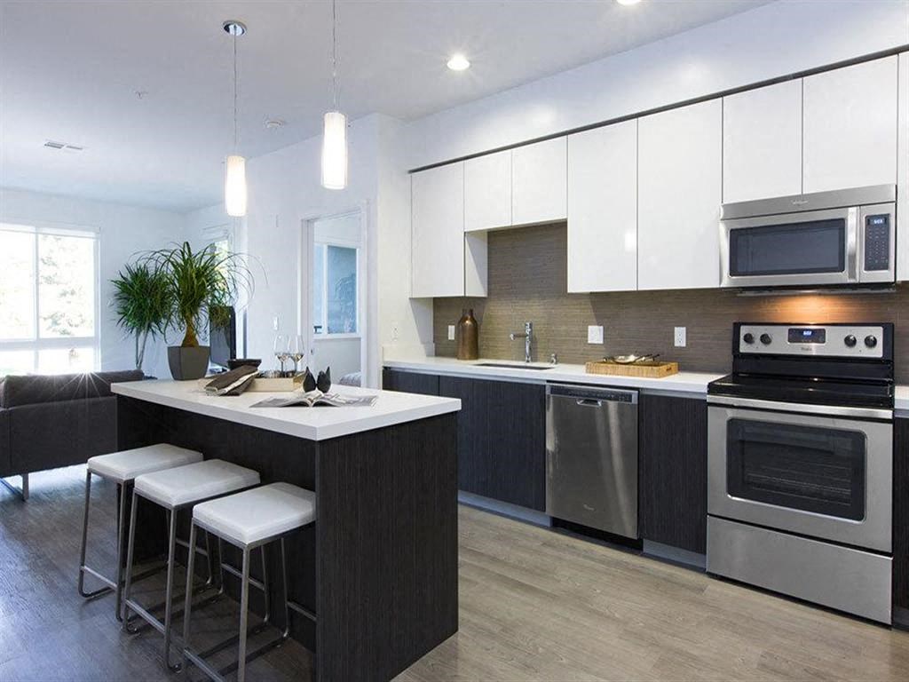 Quartz Counter at Aire, California, 95134