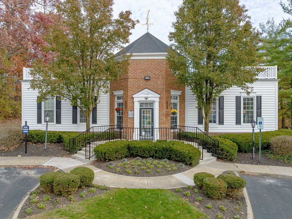The Residence at Christopher Wren apartments exterior view
