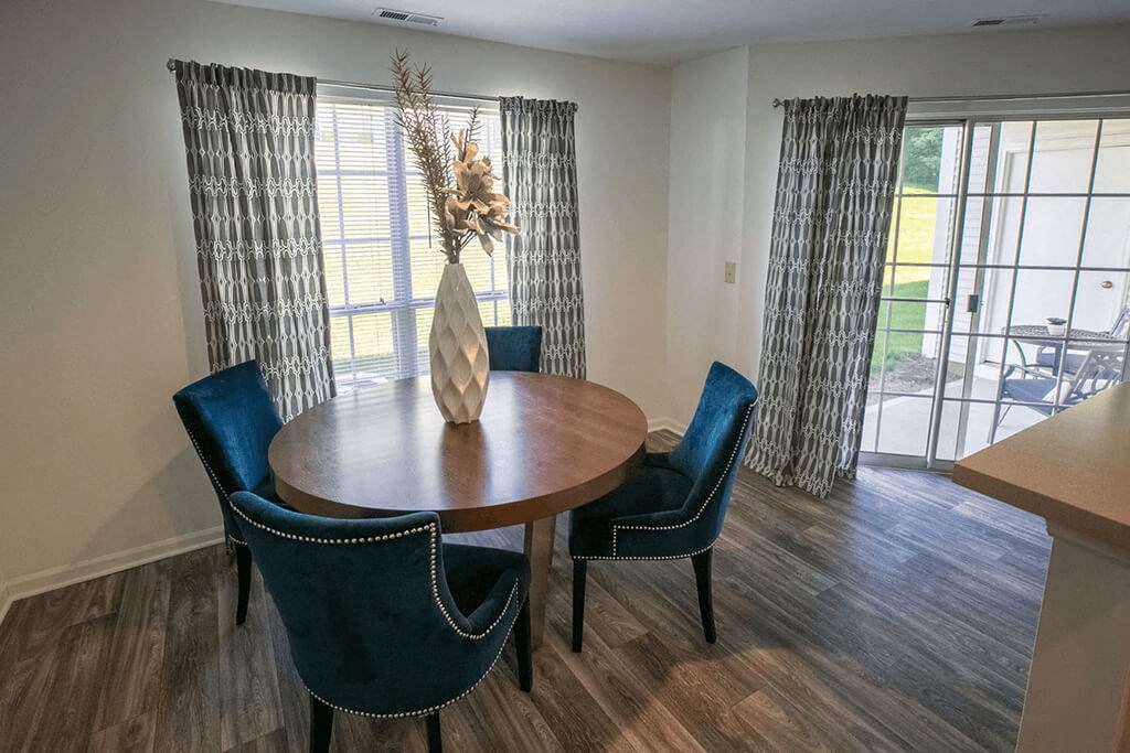 Elegant Dining Room at The Residence at Christopher Wren Apartments, Columbus, OH, 43230