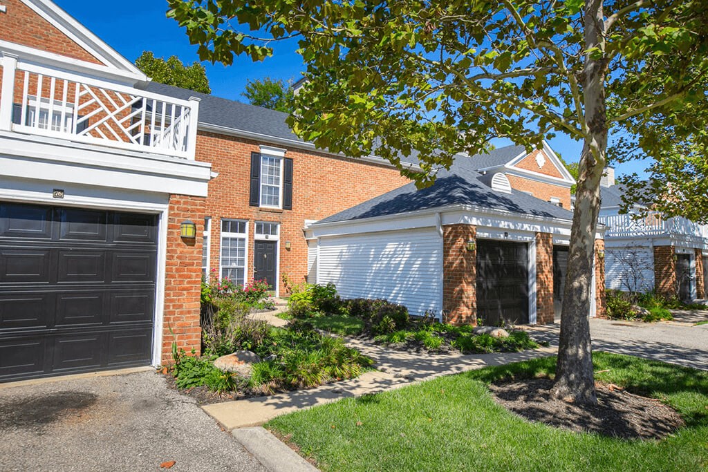 Property Exterior at The Residence at Christopher Wren Apartments, Ohio, 43230