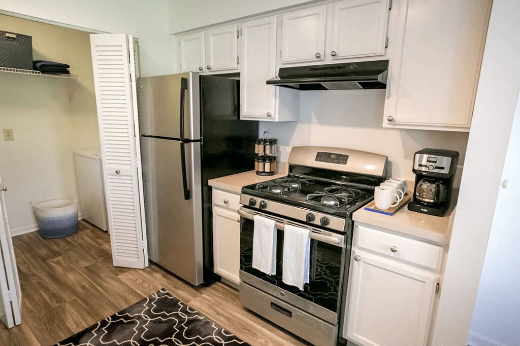 Fully Equipped Kitchen at The Residence at Christopher Wren Apartments, Columbus, OH