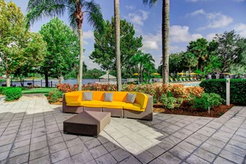Amenities- Lush green outdoor lounging area at Berkshires at Citrus Park, Tampa - Photo Gallery 4