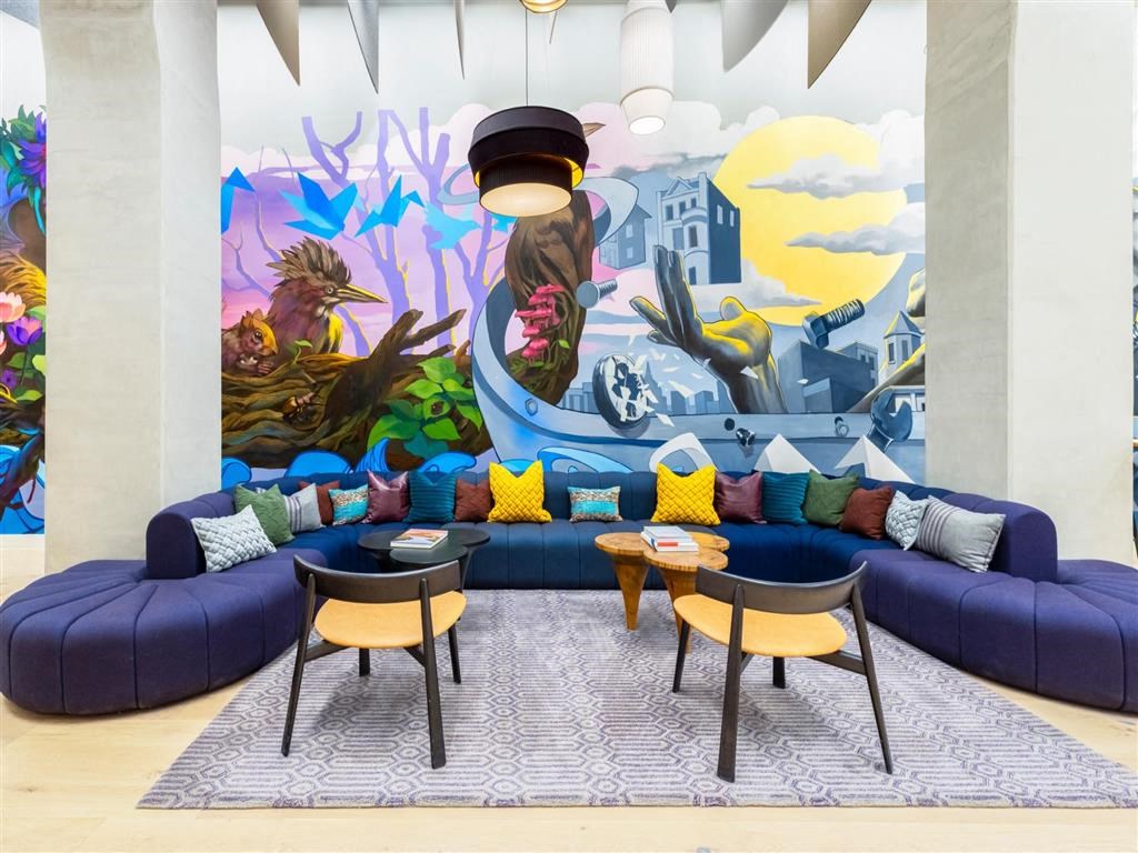 RiverPoint apartments social lounge