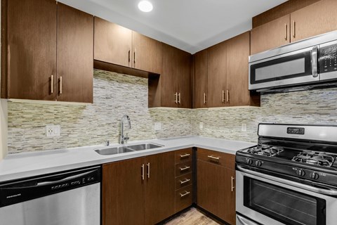 685 South New Hampshire Ave. Studio-2 Beds Apartment for Rent
