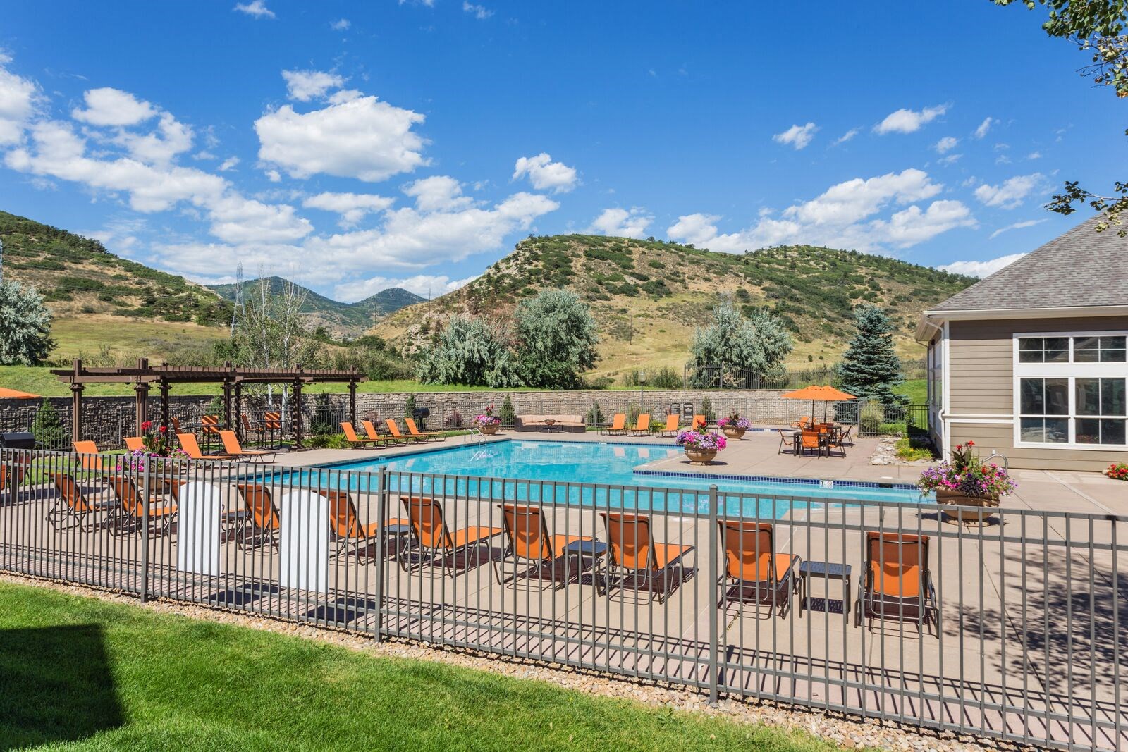 Dakota Ridge Apartments, 13310 W Coal Mine Ave, Littleton, CO RENTCafé