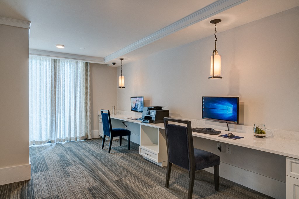 Business Center at Berkshire Dilworth, Charlotte, 28204