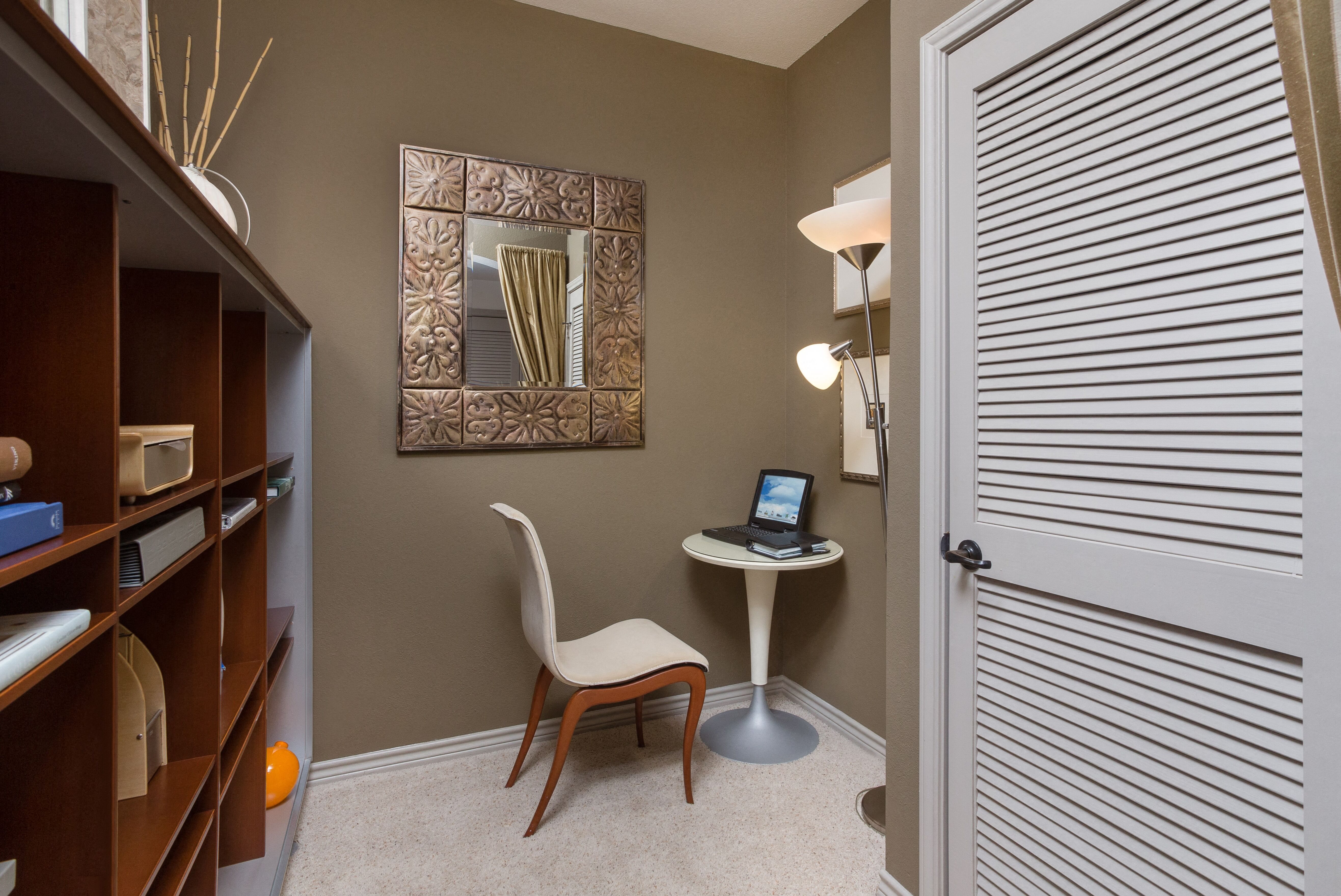 Interiors Study / Den 75248