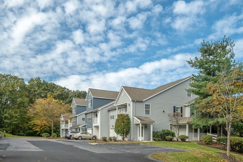 Ellington Metro West exterior view