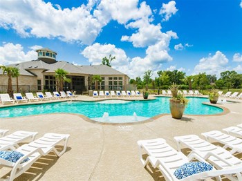 Swimming pool Swimming pool at Retreat at Magnolia, Magnolia, Texas - Photo Gallery 4