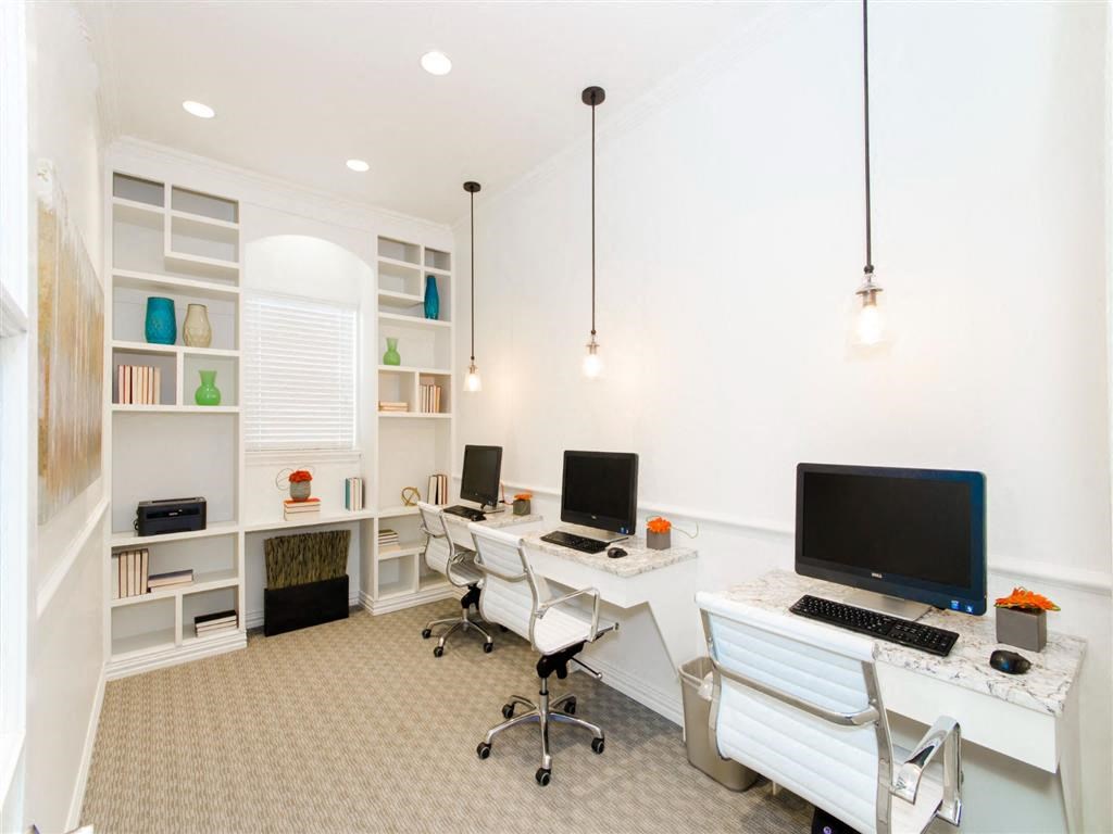 Office area at Retreat at Magnolia, Magnolia