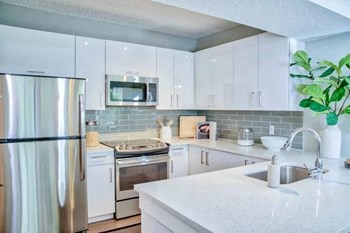 Gourmet Chef's Kitchen with Prep Peninsula at The Sophia at Abacoa, Jupiter, 33458 - Photo Gallery 10