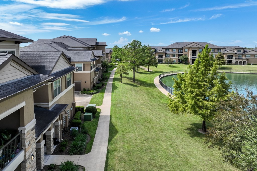 exterior view of The Falls at Copper Lake apartments