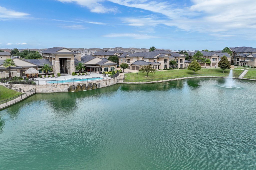lakeside apartments at The Falls at Copper Lake Houston apartments for rent