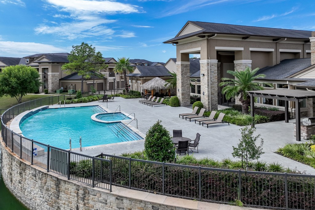 swimming pool at The Falls at Copper Lake apartments