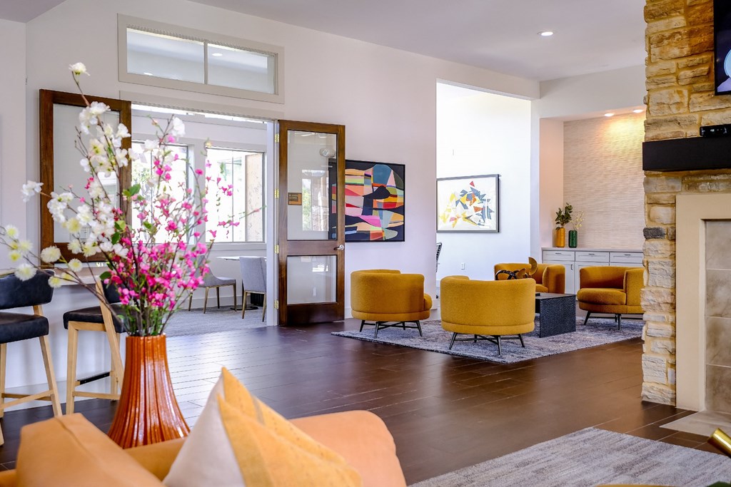 social lounge at The Falls at Copper Lake apartments