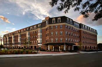Exterior 5-Story Building at Gatehouse 75, Charlestown, MA - Photo Gallery 37