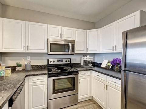 Luxury Studio, 1 and 2 Bedroom Apartments in Quincy MA, near Downtown Boston, 12 Highpoint Circle Quincy, MA 02169