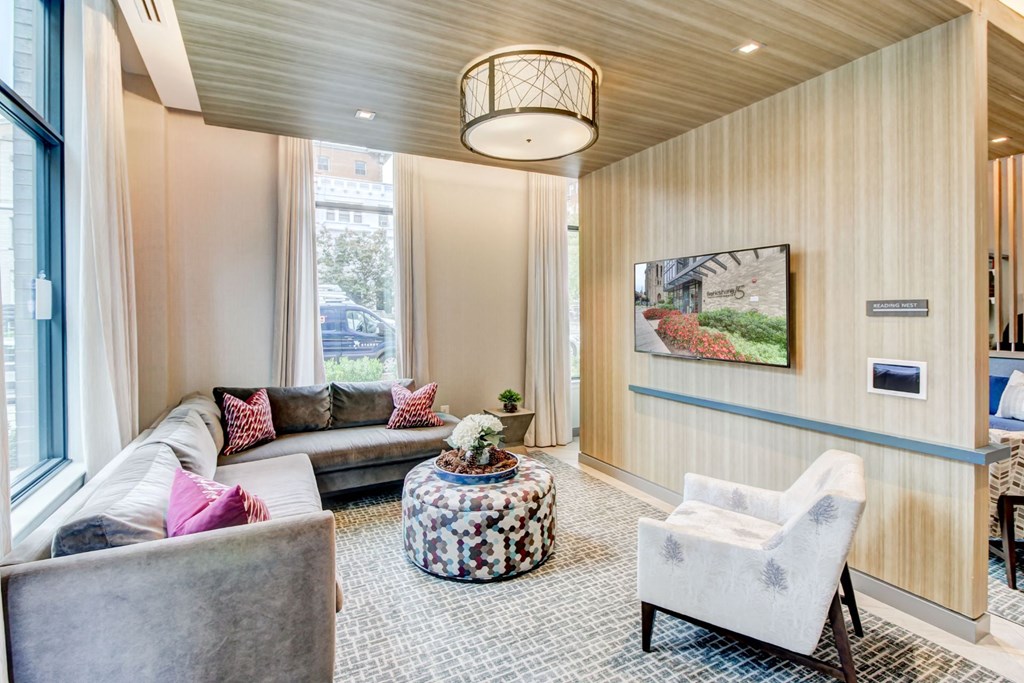 Luxury Apartments NW Washington DC near 14th and U Street with Reading Nook and Work-From-Home Spaces-Berkshire 15 Apartments