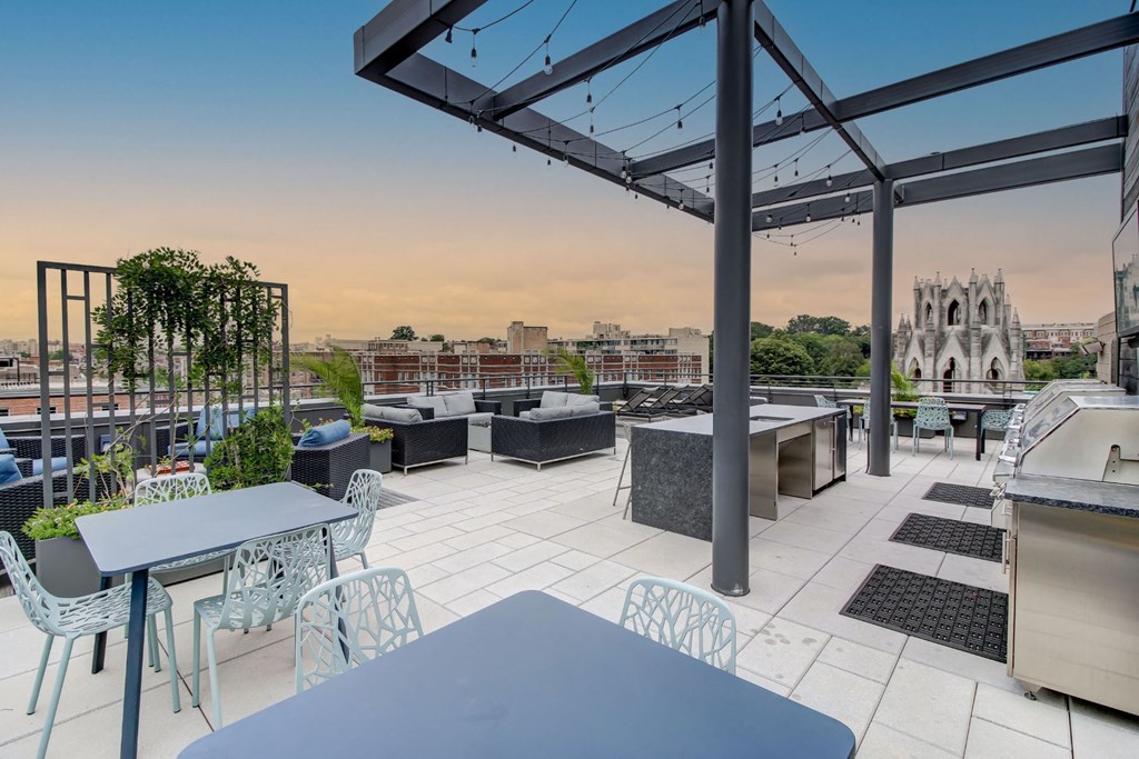 Best Apartments DC with Roof Deck with Stunning DC City Views and Washington Monument Views-Berkshire 15 Apartments